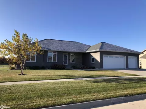 509 Bedford St, Clear Lake, IA 50428