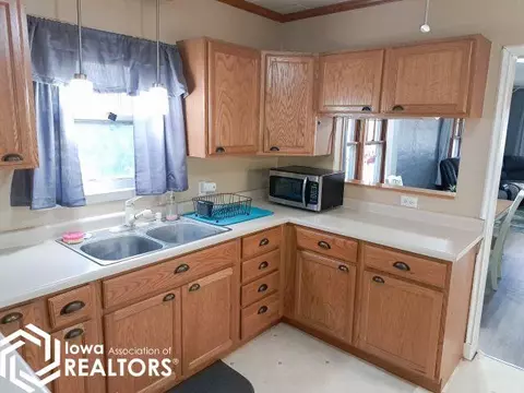 302 6th Ave NE, Hampton, IA 50441 photo 5