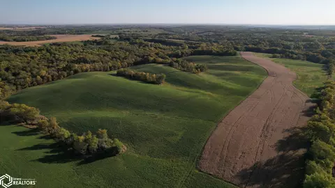 290 Th Ave, Chariton, IA 50049