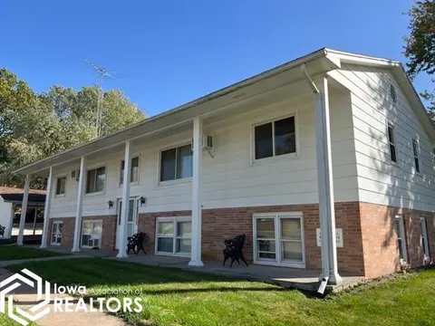 108 E Terry, Centerville, IA 52544 photo 2