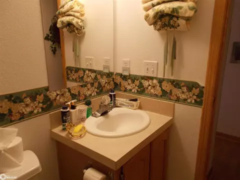 809 Quiet Hbr, Creston, IA 50801 photo 19
