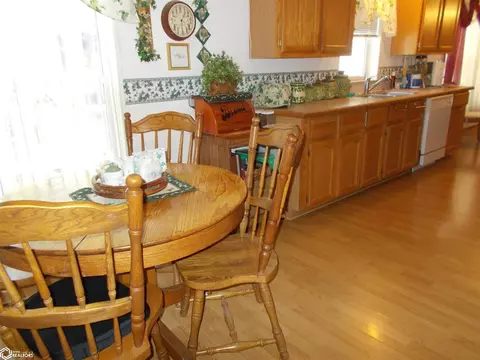 809 Quiet Hbr, Creston, IA 50801 photo 2