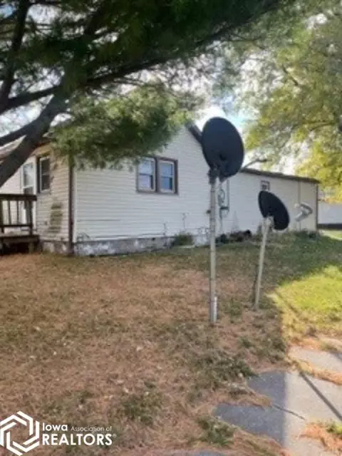 204 N N Frst, Cincinnati, IA 52549 photo 2