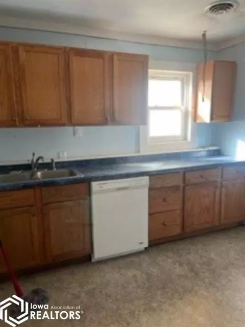 204 N N Frst, Cincinnati, IA 52549 photo 5