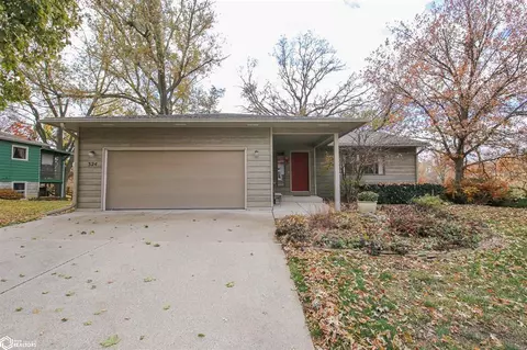 324 E Ave, Nevada, IA 50201 photo 1
