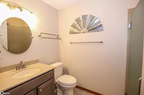 324 E Ave, Nevada, IA 50201 photo 23