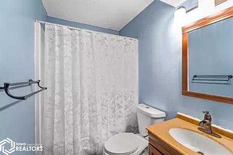 2012 E Maish Ave, Des Moines, IA 50320 photo 24
