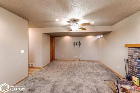 2012 E Maish Ave, Des Moines, IA 50320 photo 29