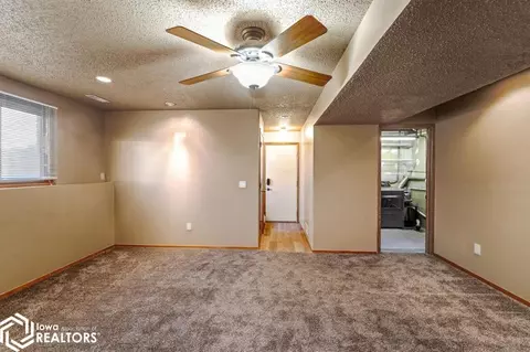 2012 E Maish Ave, Des Moines, IA 50320 photo 32