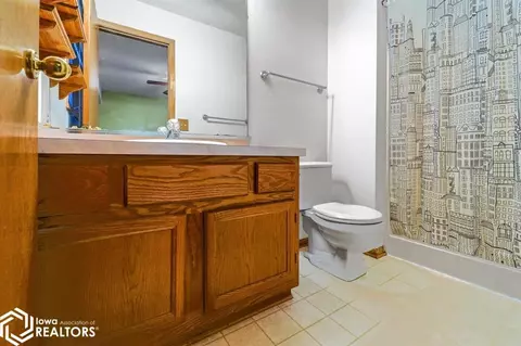 2012 E Maish Ave, Des Moines, IA 50320 photo 27