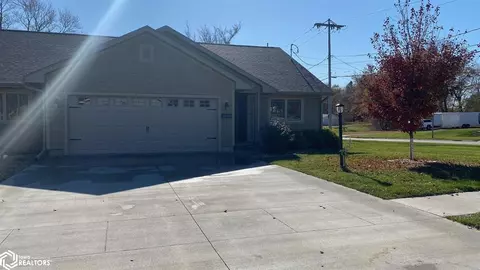 416 6th Ave W, Oskaloosa, IA 52577