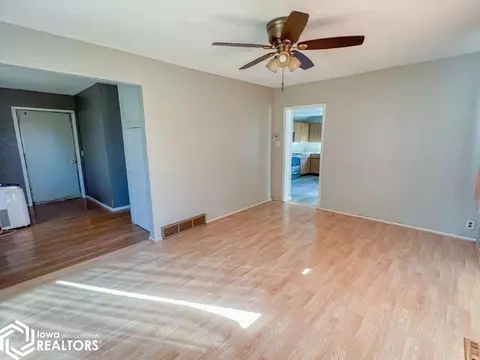 1001 2nd St NE, Hampton, IA 50441 photo 5