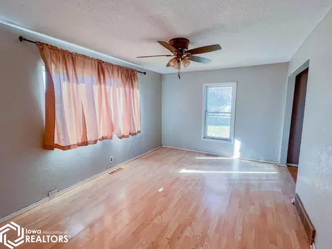 1001 2nd St NE, Hampton, IA 50441 photo 4
