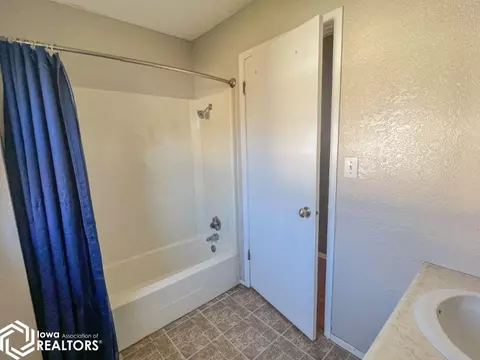 1001 2nd St NE, Hampton, IA 50441 photo 7