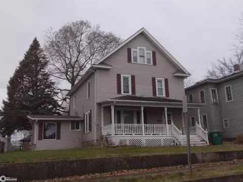 738 1st St, Webster City, IA 50595