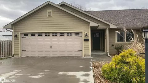 410 6th Ave W, Oskaloosa, IA 52577