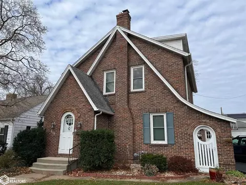 916 N 11th St, Keokuk, IA 52632