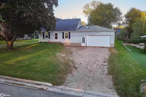 104 Hillcrest St, Ventura, IA 50482
