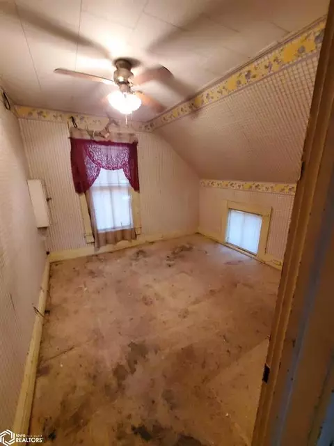 511 S Pine St, Creston, IA 50801 photo 6