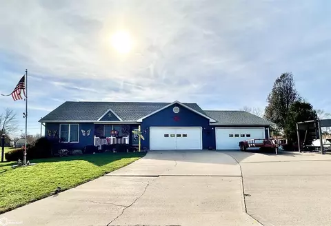 11 N Oak Ct, Keokuk, IA 52632