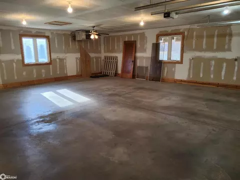 301 E Thomas St, Avoca, IA 51521 photo 41