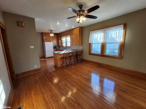 301 E Thomas St, Avoca, IA 51521 photo 10