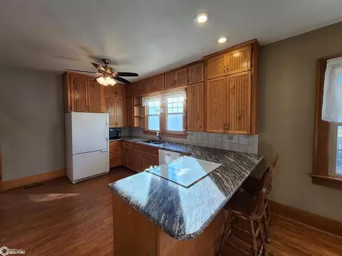 301 E Thomas St, Avoca, IA 51521 photo 7