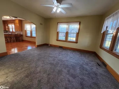 301 E Thomas St, Avoca, IA 51521 photo 12