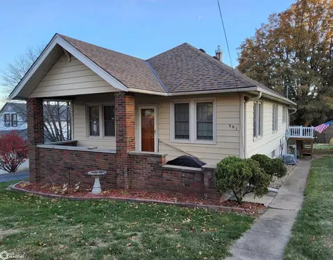 301 E Thomas St, Avoca, IA 51521 photo 2