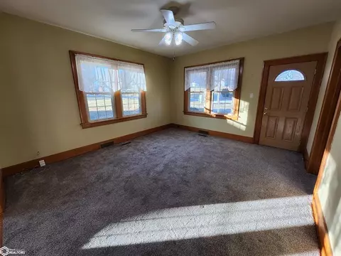 301 E Thomas St, Avoca, IA 51521 photo 15