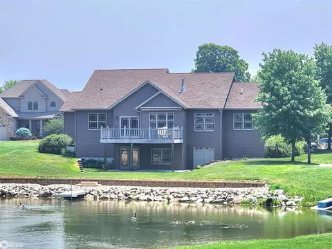 26 Lido Rd, Clear Lake, IA 50428