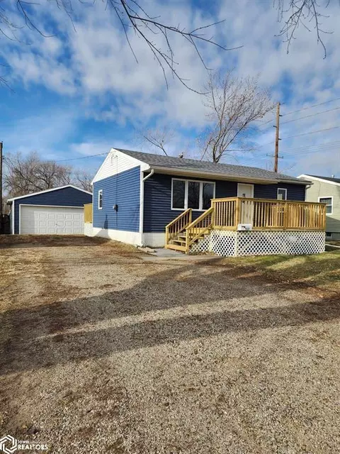 512 N 15th Ave, Marshalltown, IA 50158
