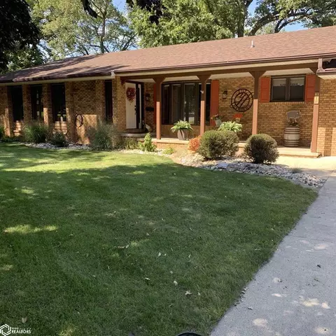 310 18th Ave NE, Hampton, IA 50441 photo 2