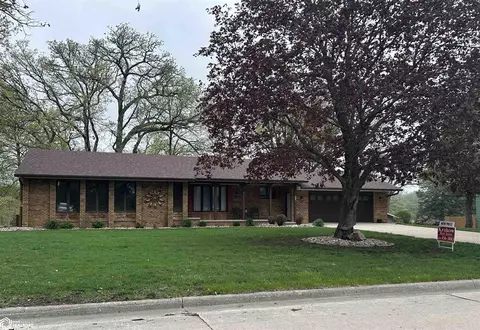 310 18th Ave NE, Hampton, IA 50441