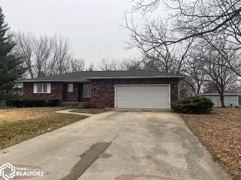1300 E Grant St, Centerville, IA 52544 photo 2