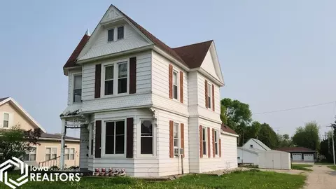 445 W 5th St, Garner, IA 50438