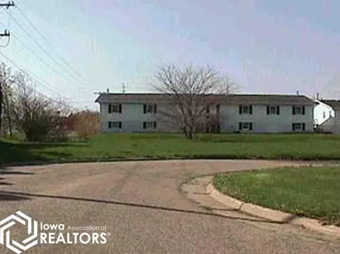 102 Pleasantview Rd, Marshalltown, IA 50158