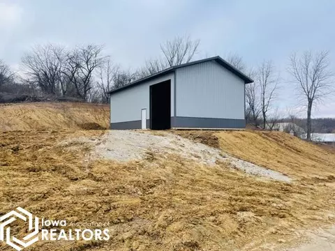 349 Hillcrest Rdg, Montezuma, IA 50171