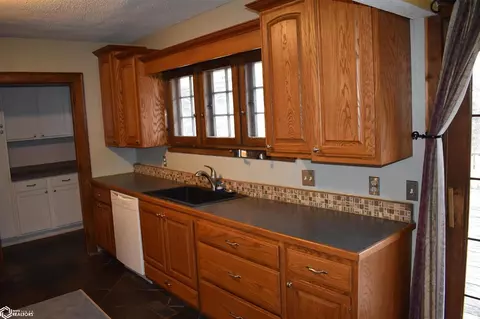 405 Ninth St, Eldon, IA 52554 photo 24
