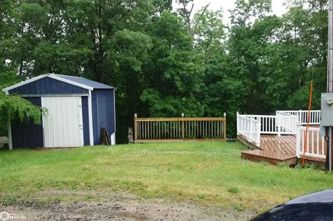 1397 1398 Circle Dr, Brooklyn, IA 52211