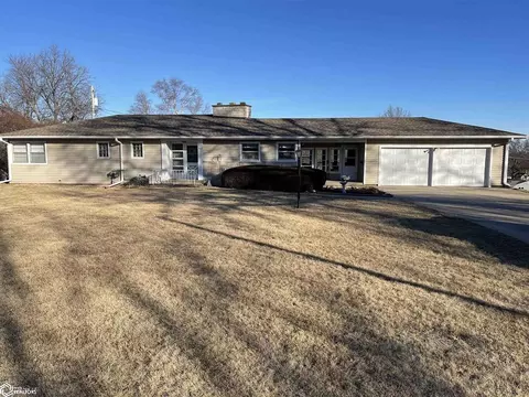 615 W Clark St, Clarinda, IA 51632