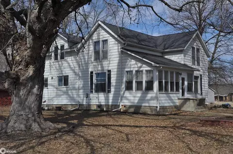 906 Maple St, Scranton, IA 51462