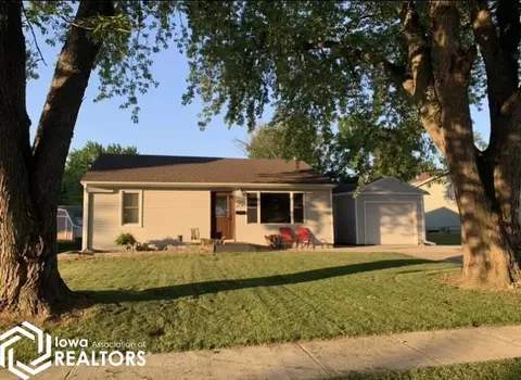 795 W 4th St, Garner, IA 50438