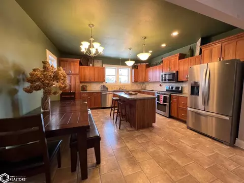 801 E 10th St, Atlantic, IA 50022 photo 5