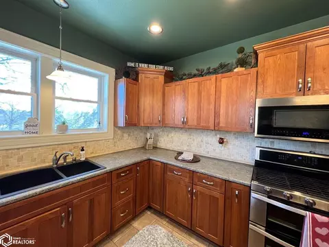 801 E 10th St, Atlantic, IA 50022 photo 8