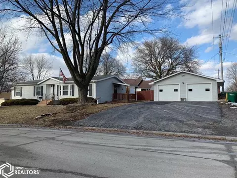 611 S Maple St, Creston, IA 50801 photo 2