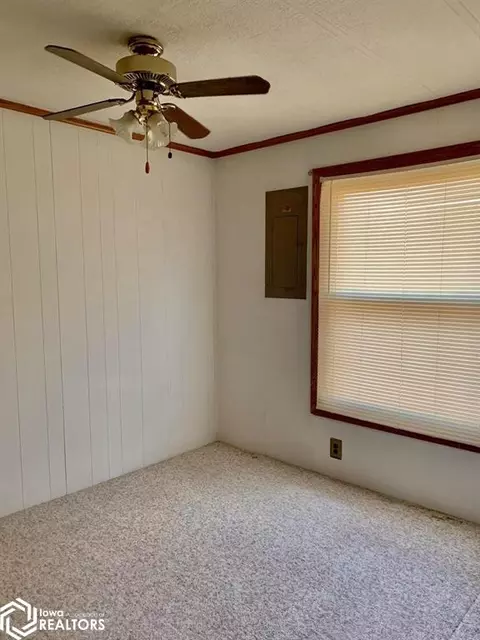 611 S Maple St, Creston, IA 50801 photo 17