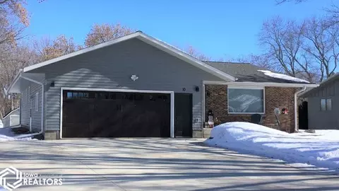 10 N State St, Emmetsburg, IA 50536