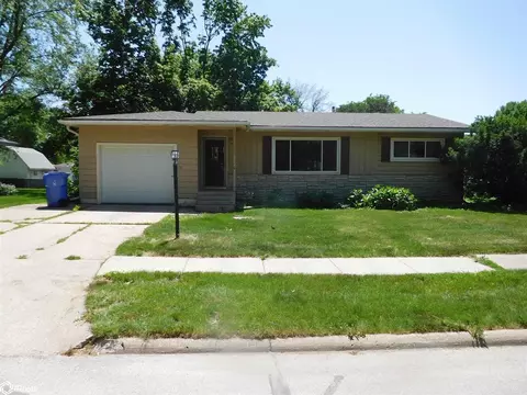 303 Rushview Dr, Jefferson, IA 50129