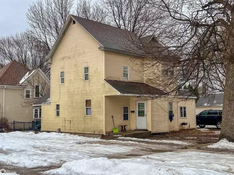 203 2nd Ave NE, Hampton, IA 50441